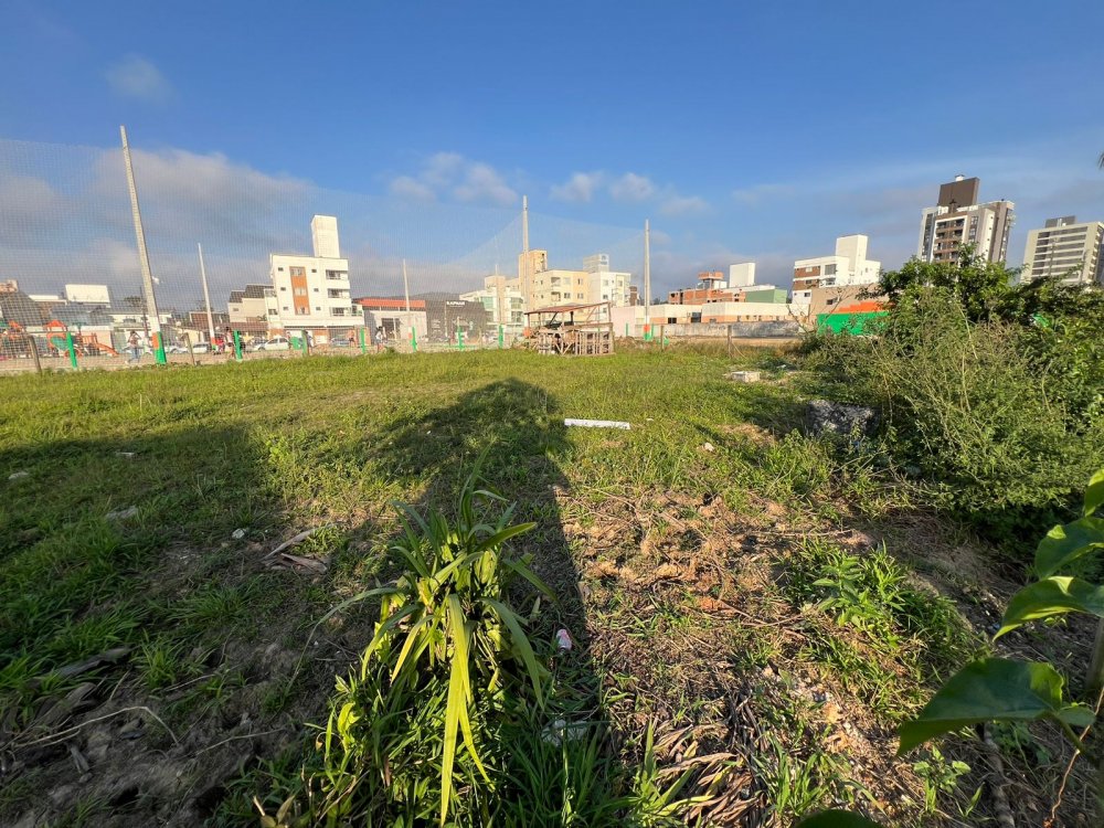 Terreno - Venda - Centro - Cambori - SC